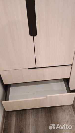 Шкаф распашной