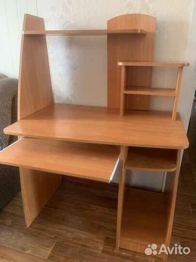 Компьютерный стол