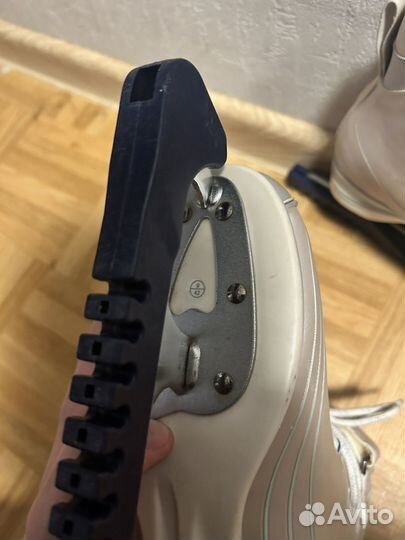 Коньки фигурные CCM 42 размер