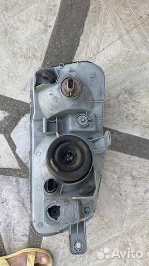 Фара левая на hyundai accent 2007