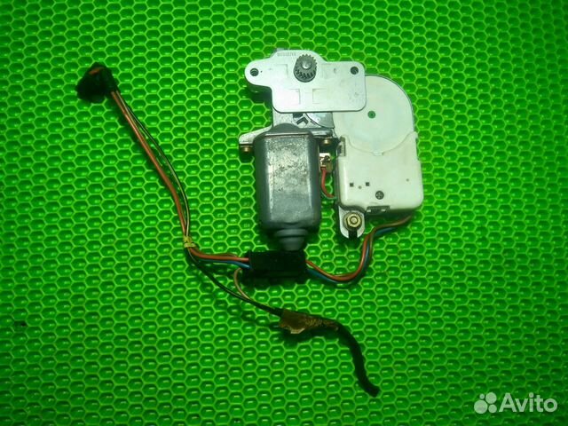 Моторчик люка VW Passat b3