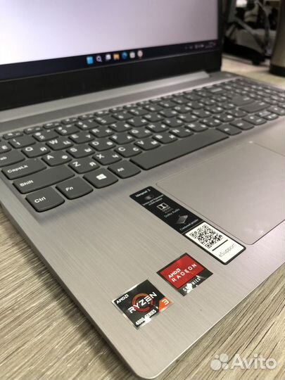 Ноутбук Lenovo Ideapad 3 Ryzen 3 4300U/8GB/256SSD