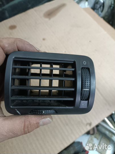 Дефлектор воздуха левый Volkswagen Passat B5 +