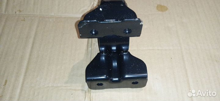 Опора двигателя задняя Hyundai i30