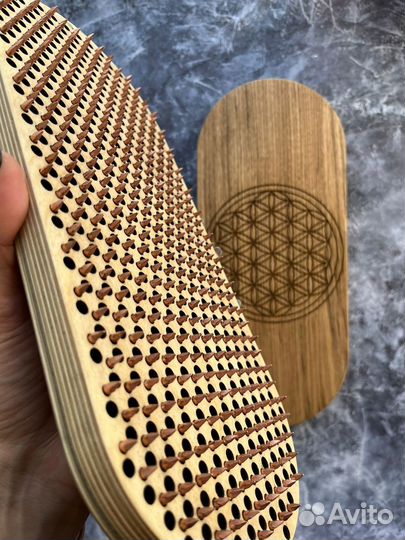 Доска садху с медными гвоздями