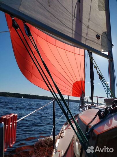 Парусная яхта