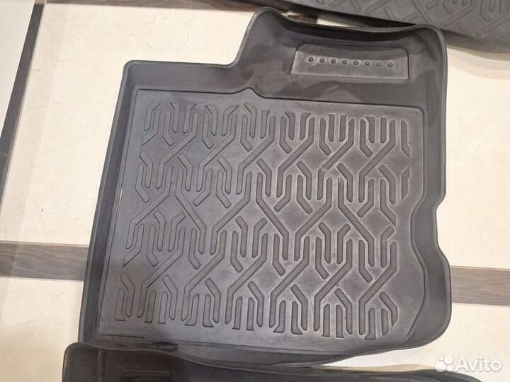 Автомобильные коврики largus