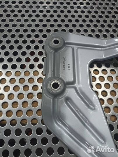 Кронштейн крыла правый BMW X3 G01 2020 7424678