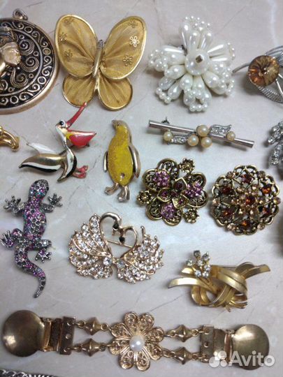 Разные броши, кулоны, заколка. Винтаж