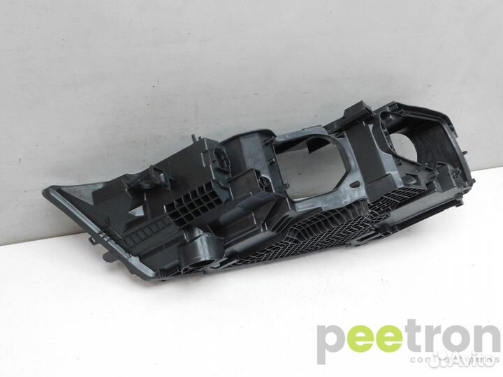 Б/У Б/У Корпус фары правой новая Рестайлинг