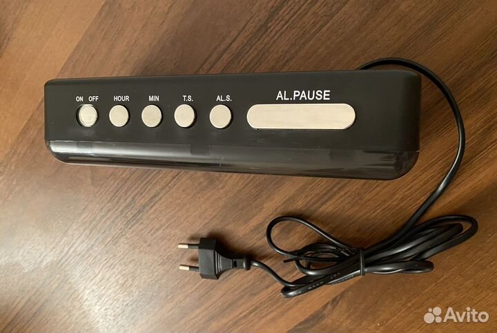 Часы будильник