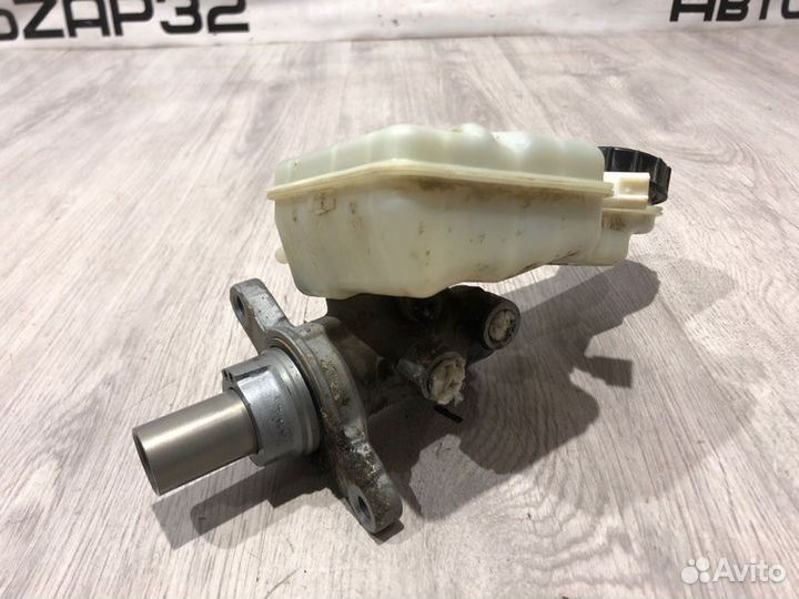 Главный тормозной цилиндр Ford Focus 3 pnda 2011