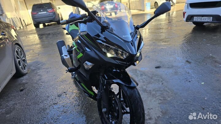 Мотоцикл Kawasaki Ninja 400 ABS