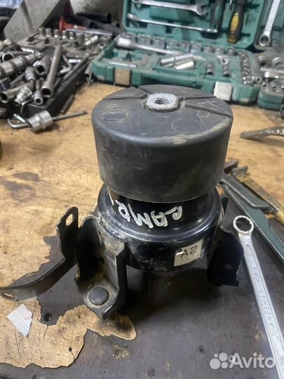 Подушка двигателя камри 40