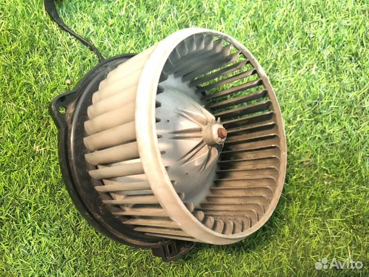 Моторчик отопителя Kia Carnival 1999-2002