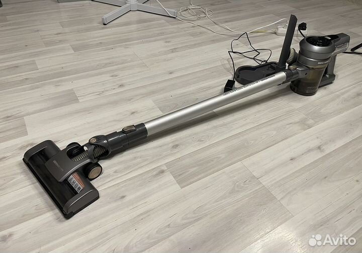 Пылесос redmond RV-UR378, серый