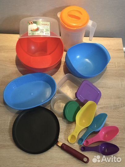 Посуда пакетом: сковорода,дуршлаг,кувшин и др