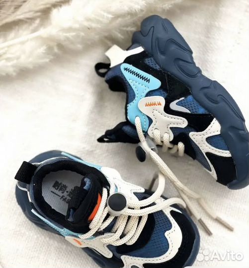 Кроссовки детские 25 размер