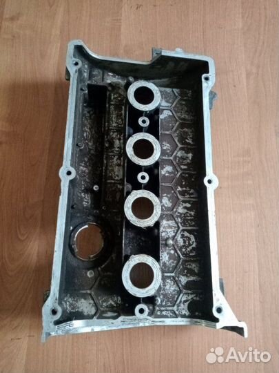 Крышка головки блока цилиндров Volkswagen Passat