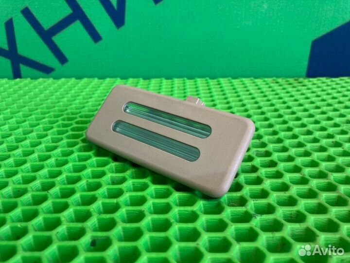 Плафон подсветки салона Bmw X5 E70 N57D30A 2012