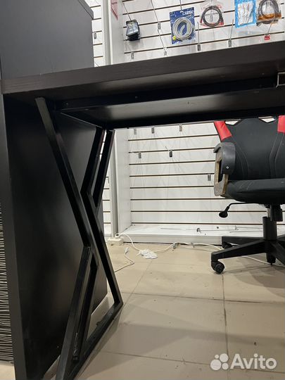 Стол в стиле лофт