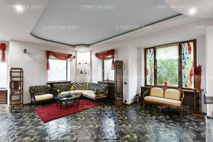 Коттедж 296 м² на участке 6 сот.