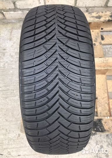 Kleber Quadraxer 2 215/55 R17 98V