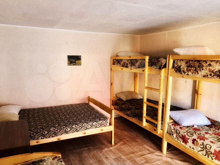 Комната 12 м² в 9-к., 1/1 эт.