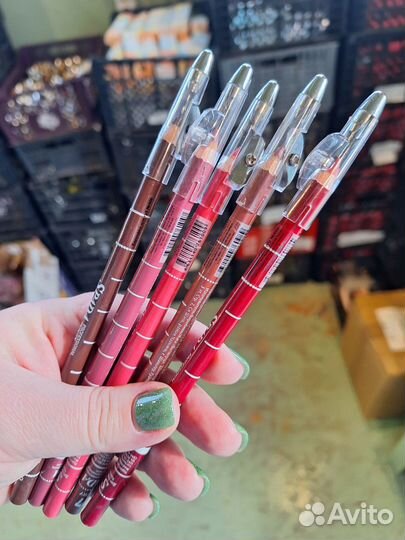 Карандаши для губ и глаз в ассортименте