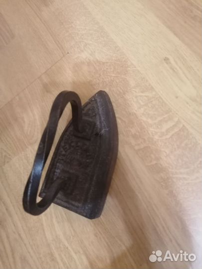 Старый чугунный утюг СССР