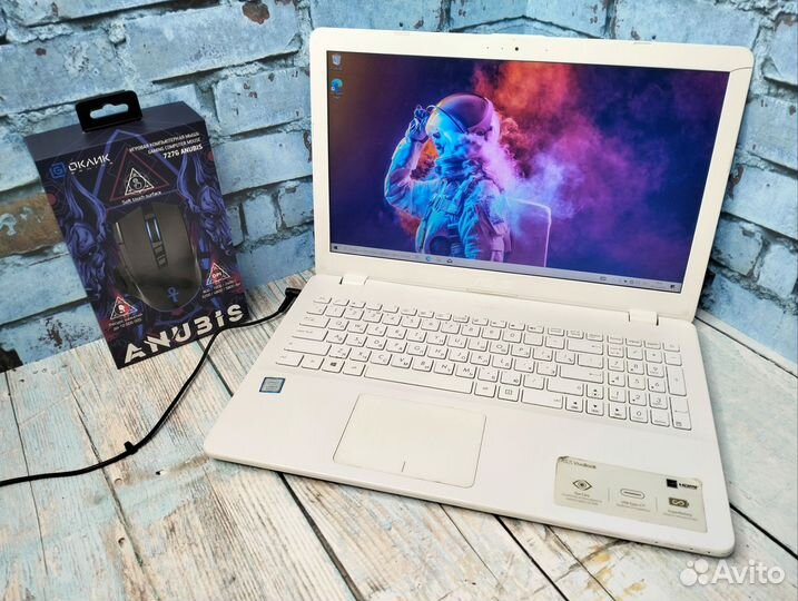 Мощный Asus Full HD/ I3-8130/ RAM 12/ MX 130/ SSS