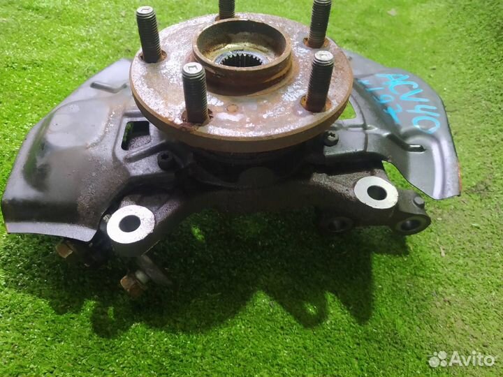 Кулак поворотный передний правый Toyota Camry