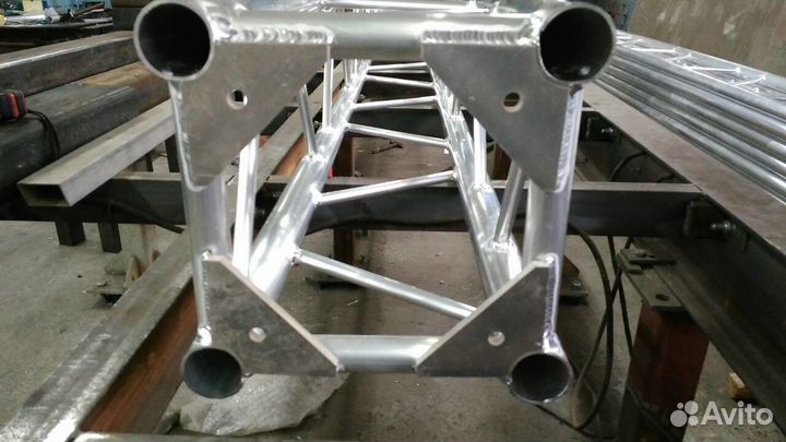 Алюминиевые фермы. Световые тотемы. Сцены