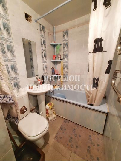 2-к. квартира, 42 м², 4/4 эт.