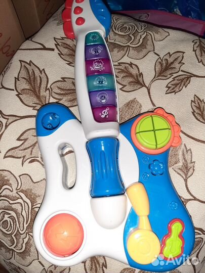 Гитара игрушечная весёлая рабочая