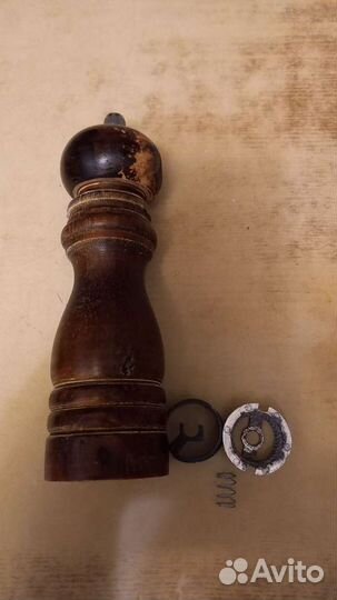 Мельница для перца на детали