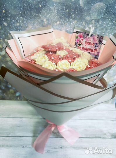 Шоколадный букет розы пионы