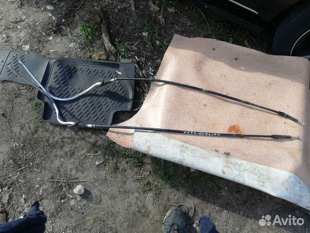 Трос стояночного тормоза Шкода октавия 3