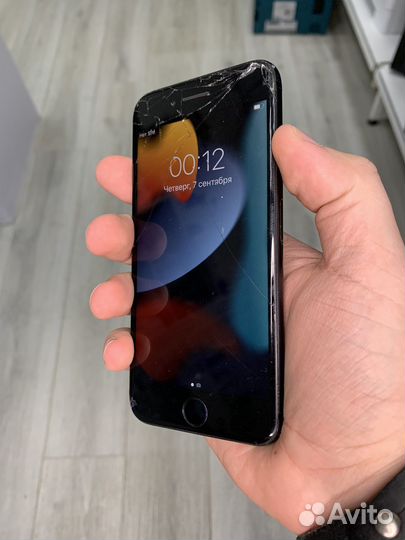 Телефон iPhone 7