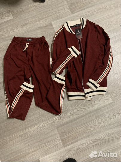 Спортивный костюм в клетку