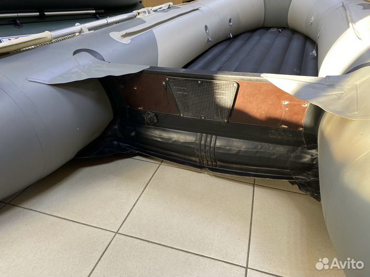 Б/У лодка gladiator E350LT Светло-Темный Серый