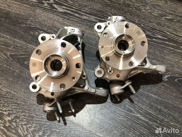 Кулак левый передний алюминиевый MQB