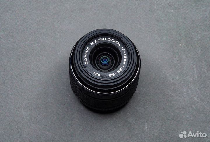 Olympus 14-42mm f/3.5-5.6 II R Black