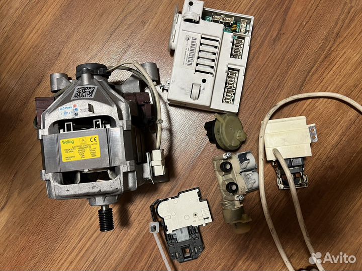 Запчасти для стиральной машинки Ariston