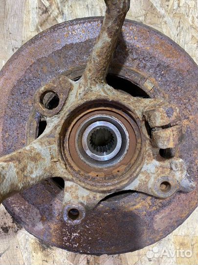 Кулак поворотный (ступица) передний правый