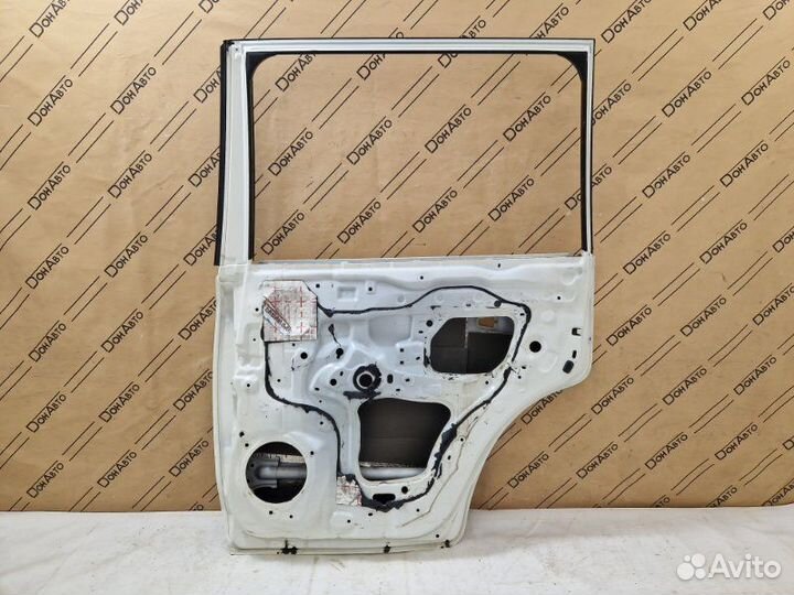 Дверь задняя правая Toyota Land Cruiser 200