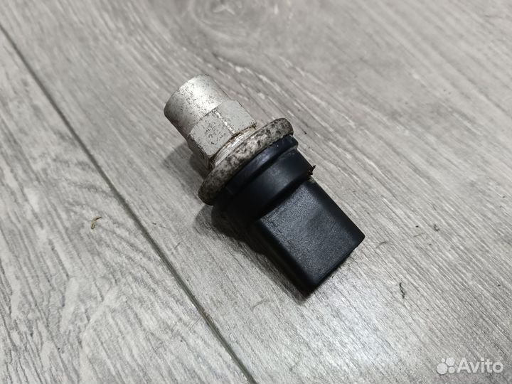 Датчик давления кондиционера для VW Passat B6