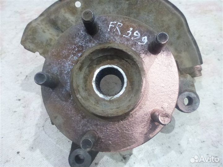 Кулак поворотный передний правый Mazda Xedos 6