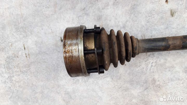 Привод полуось левый Фольксваген Поло МКПП