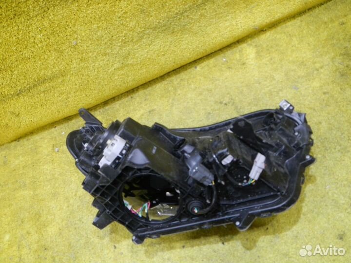 Фара левая Toyota RAV4